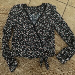 FLORAL WRAP BLOUSE